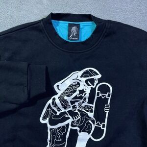 KAMAKAZI Men's Black Graphic Crewneck Sweatshirt Skater Graphic Lifestyle Medium